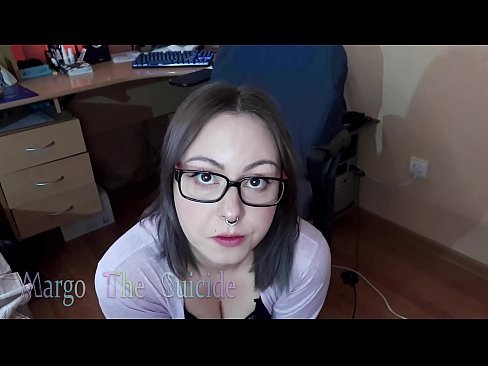 ❤️ Sexy Girl mit Brille saugt Dildo tief vor der Kamera ❤️❌ Porno bei uns ❌❤